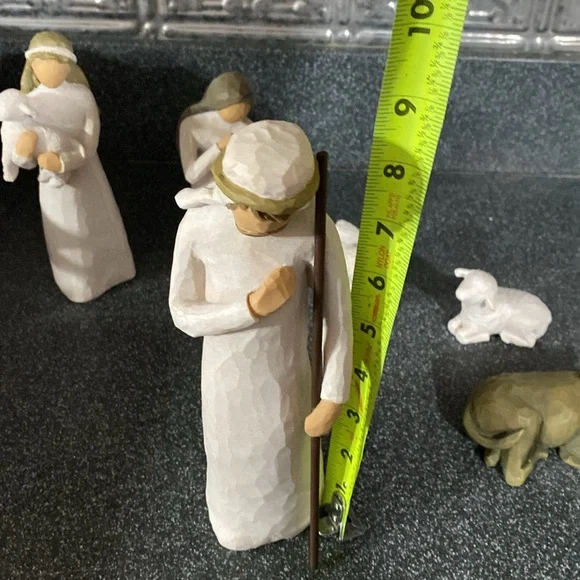 Willow Tree 6-Piece Nativity Set, Behold The Wonder of The Christmas story - Picture 4 of 14